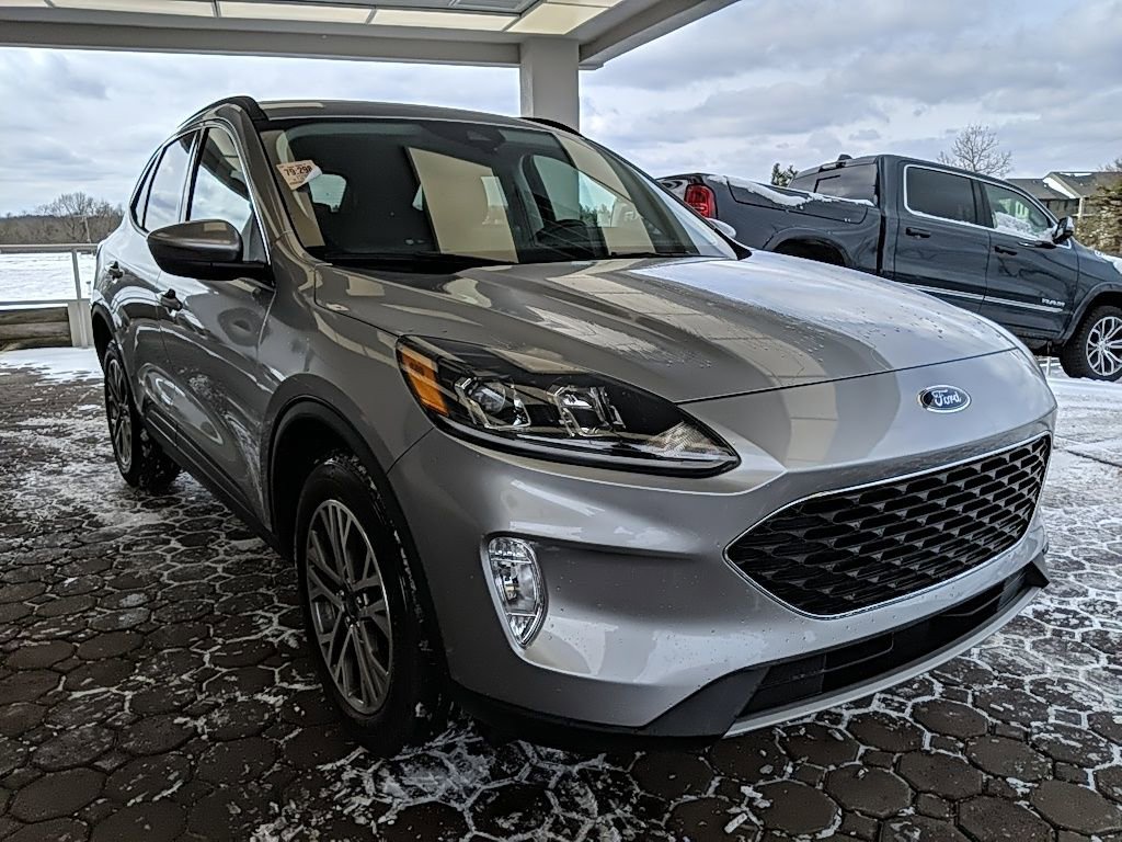 Certified 2022 Ford Escape SEL image 3