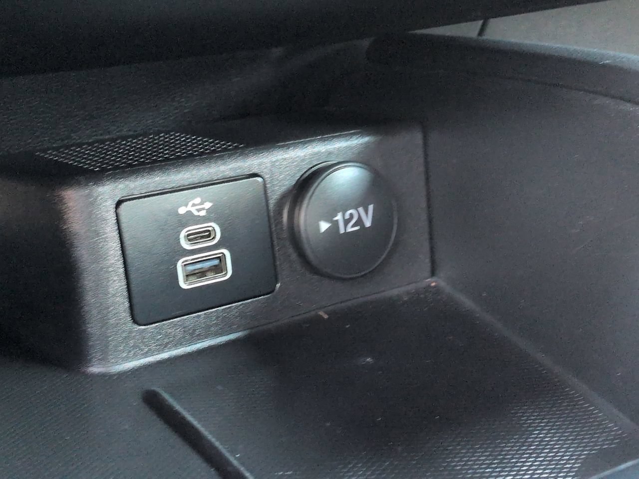 Certified 2025 Ford Escape ST-Line FWD image 21