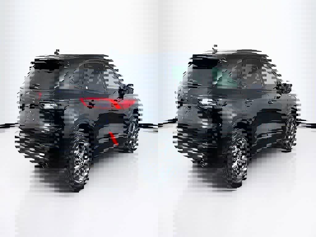 Certified 2023 Ford Escape ST-Line image 5