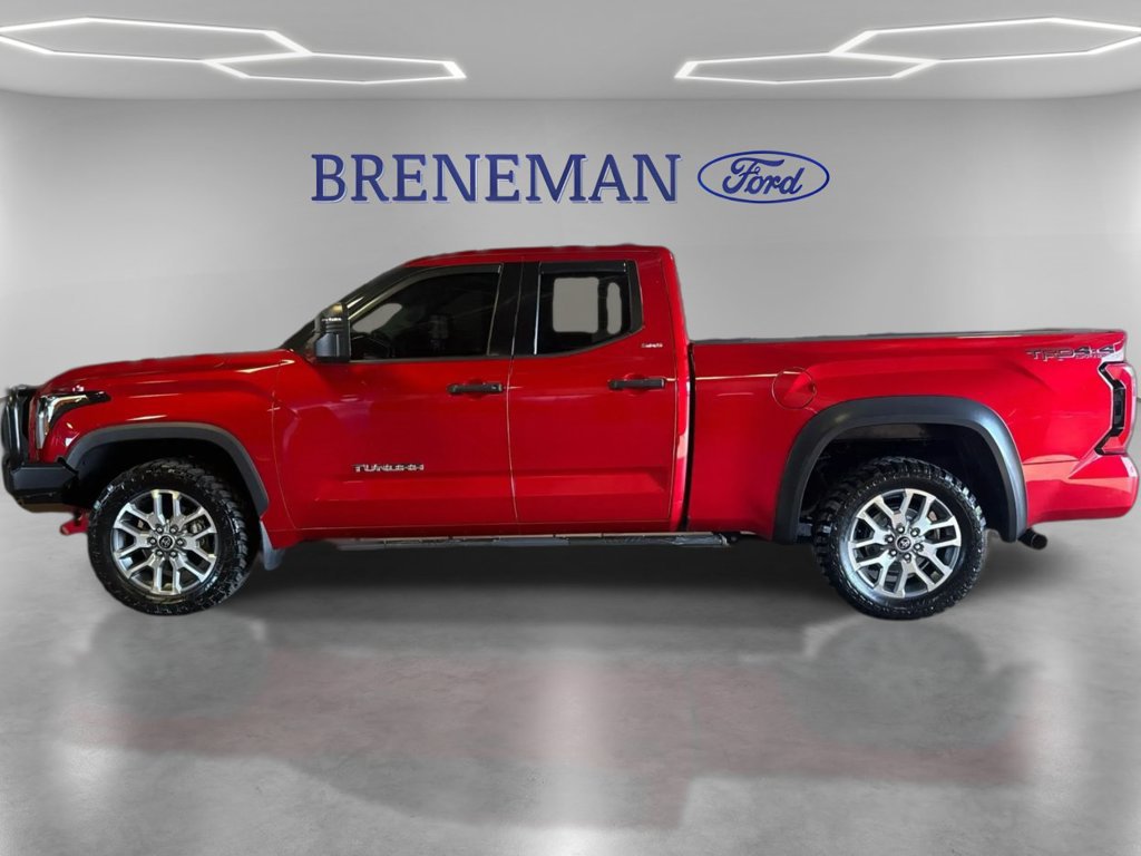 Used 2022 Toyota Tundra SR5 w/ SR5 Convenience Package AWD/4WD image 10