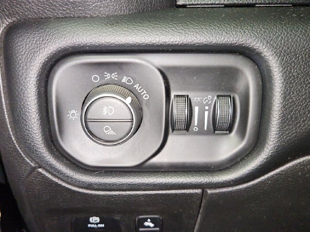 Used 2020 RAM 1500 Laramie AWD/4WD image 39