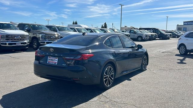 Used 2025 Toyota Camry XLE w/ Premium Plus Package FWD image 3