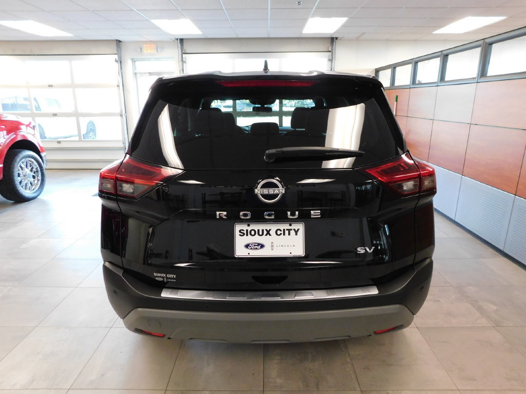 Used 2023 Nissan Rogue SV FWD image 5