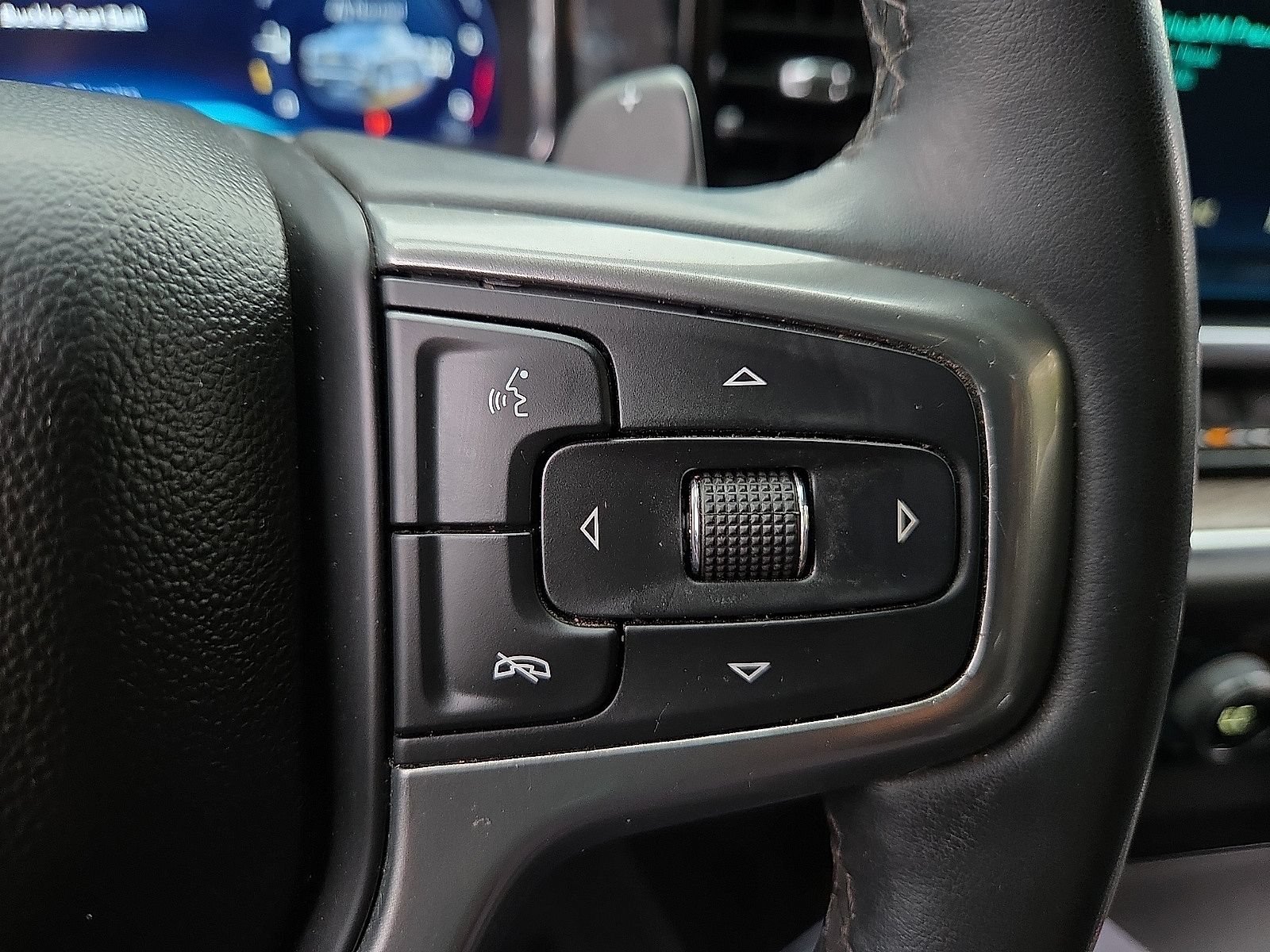 Used 2024 Chevrolet Silverado 1500 LT AWD/4WD image 20