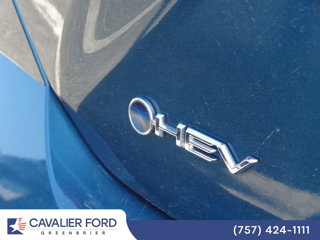 Used 2025 Toyota Camry SE FWD image 14