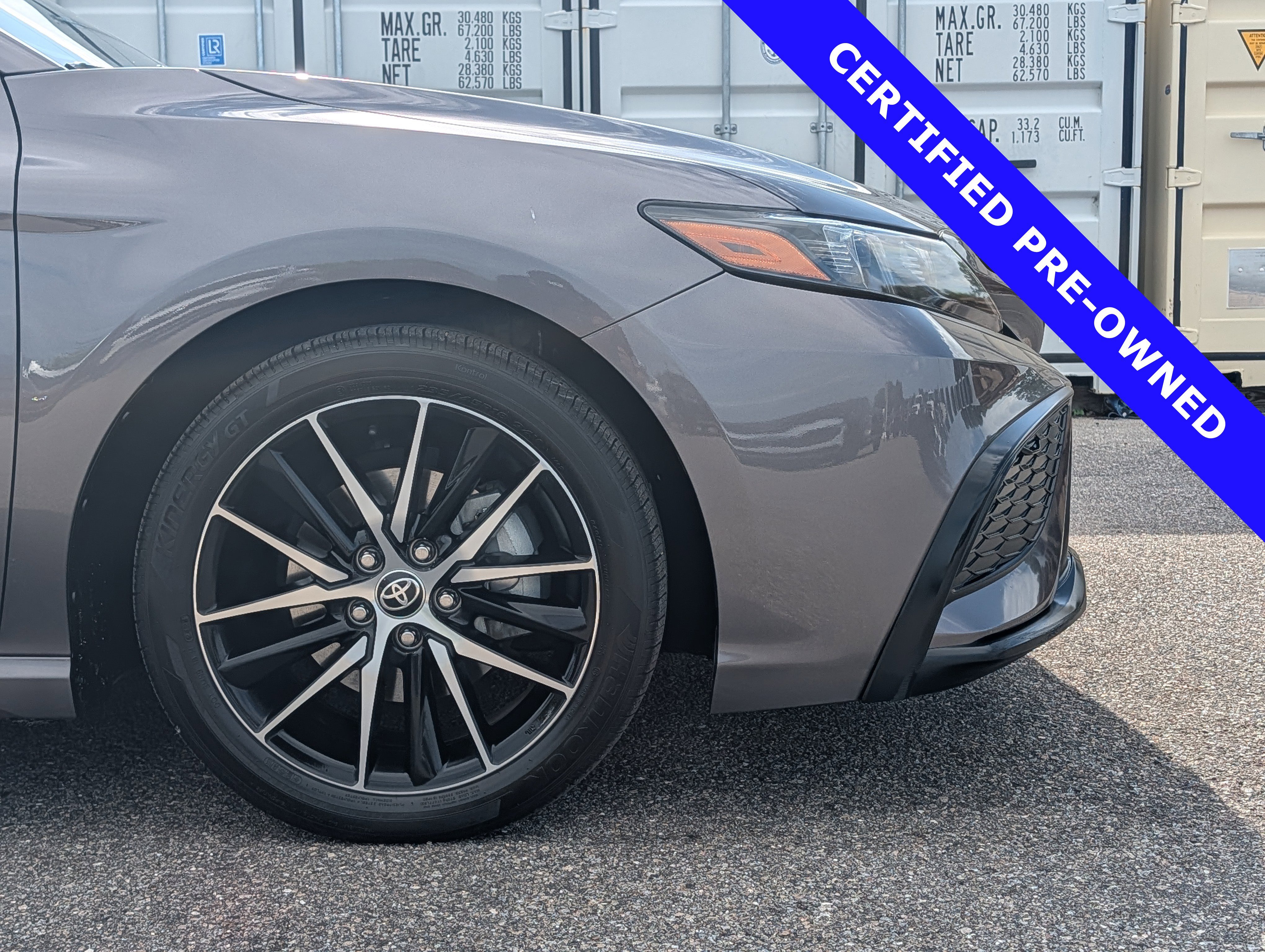 Used 2022 Toyota Camry SE FWD image 11