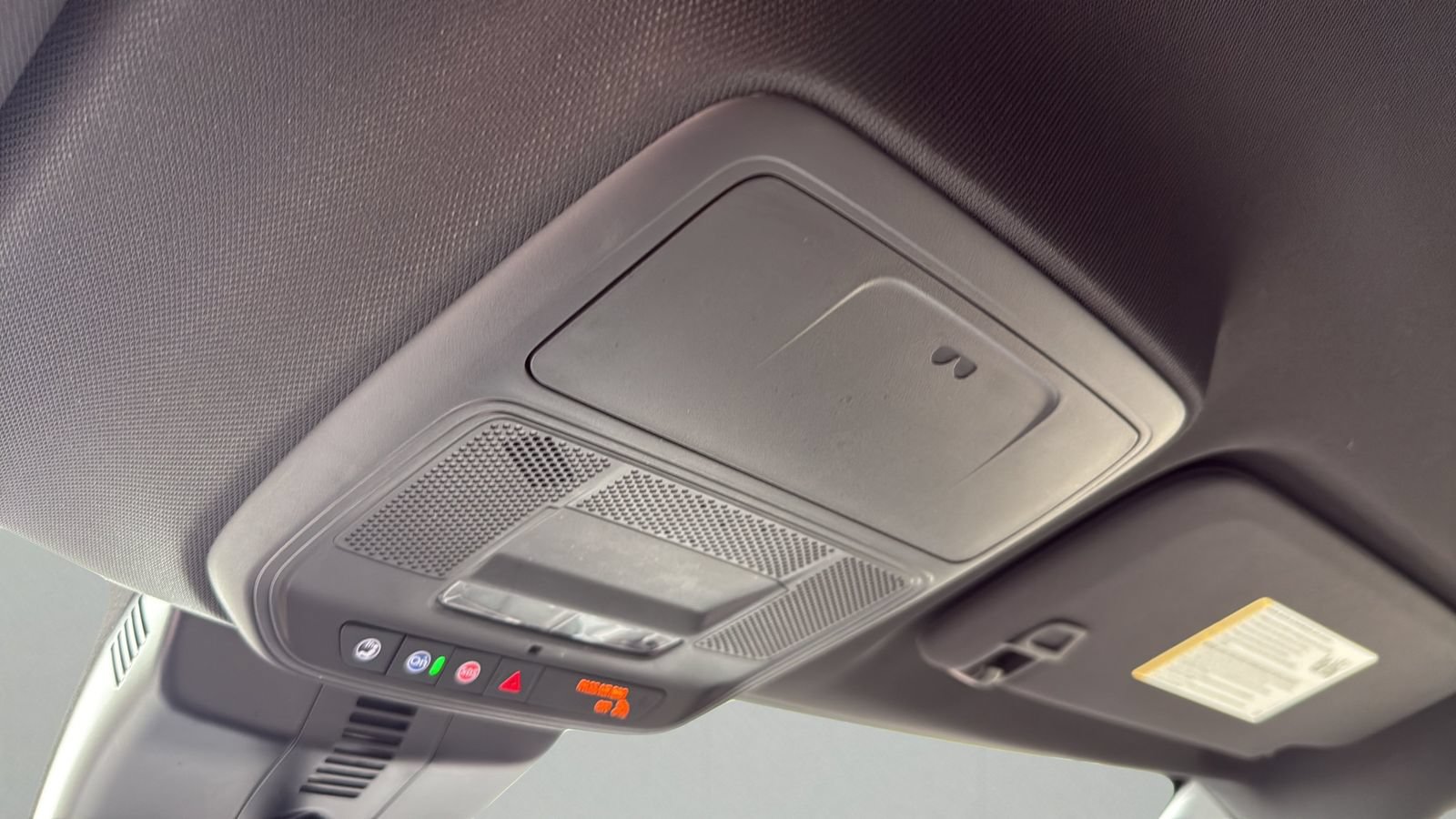 Used 2026 GMC Acadia Elevation w/ Elevation Premium Package FWD image 23