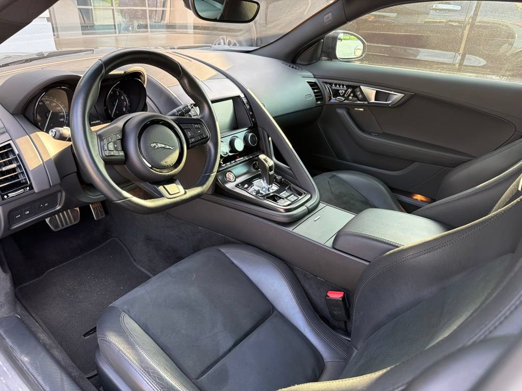 Used 2017 Jaguar F-TYPE S RWD image 12