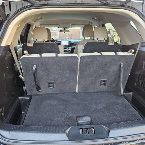 Certified 2022 Ford Explorer XLT w/ Class IV Trailer Tow Package image 16