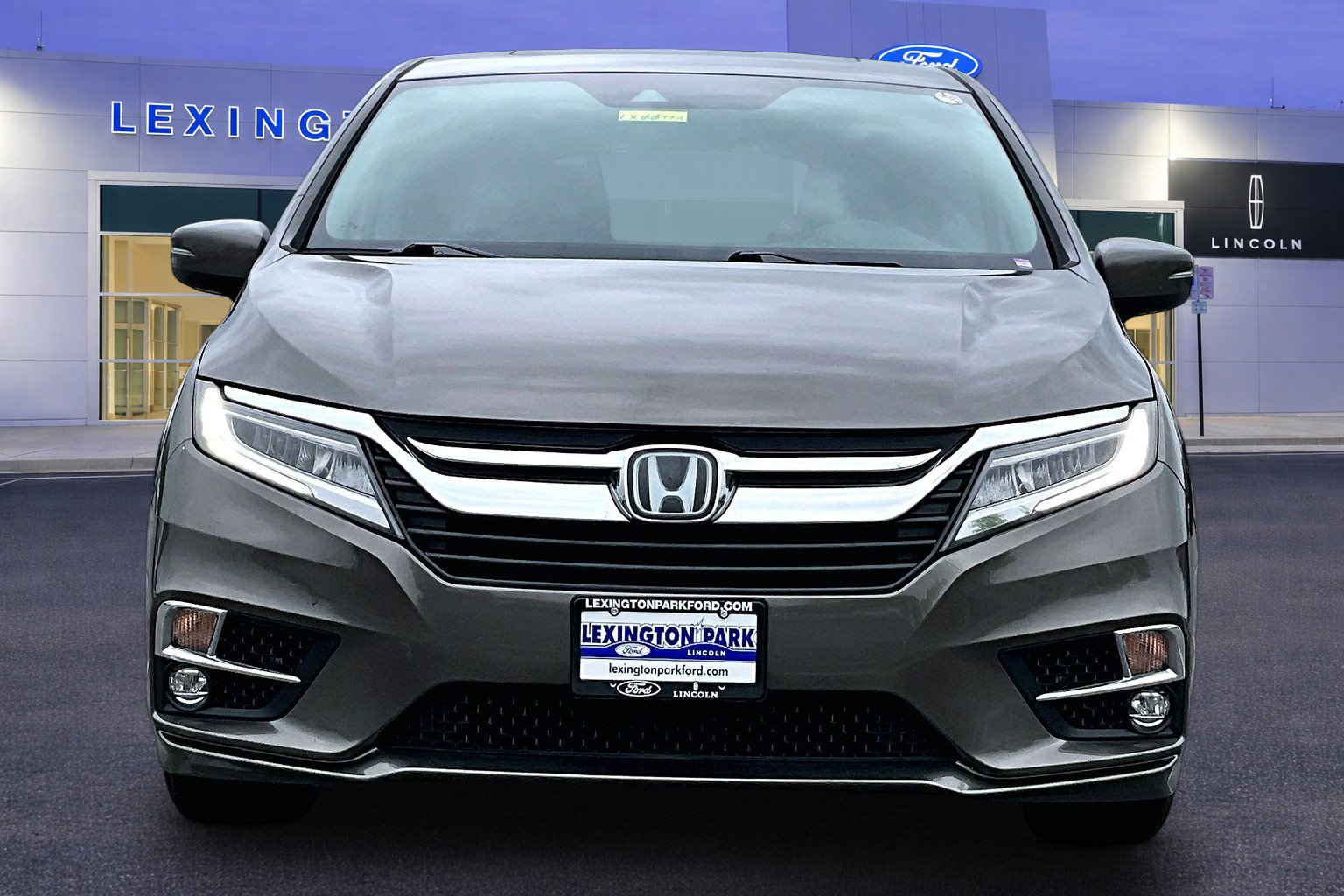 Used 2019 Honda Odyssey Touring image 2