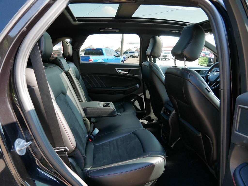 Certified 2022 Ford Edge ST-Line w/ Class II Trailer Tow Package AWD/4WD image 8