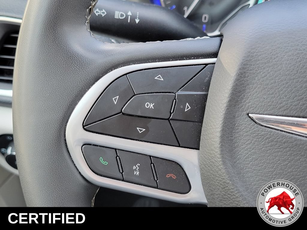 Used 2023 Chrysler Pacifica Limited FWD image 31