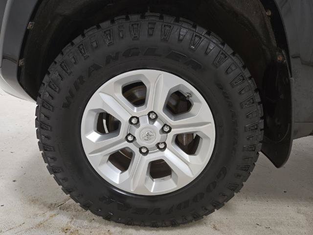 Used 2021 Toyota 4Runner SR5 AWD/4WD image 32