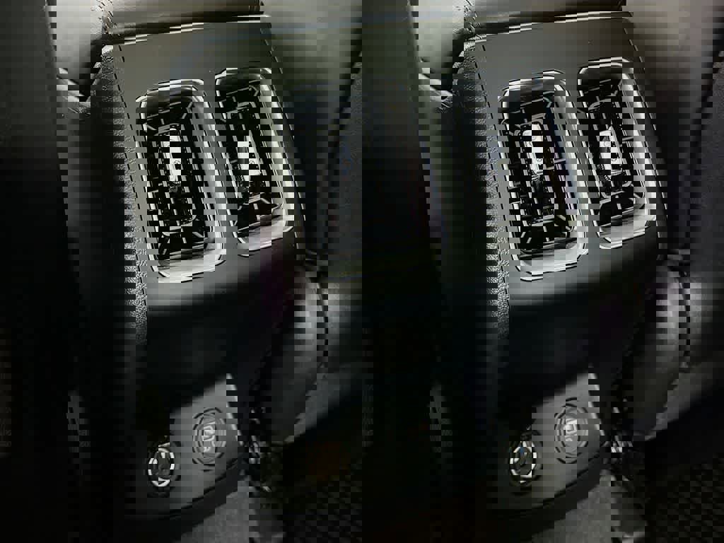 Used 2023 Kia Sorento EX w/ Panoramic Sunroof Package image 16