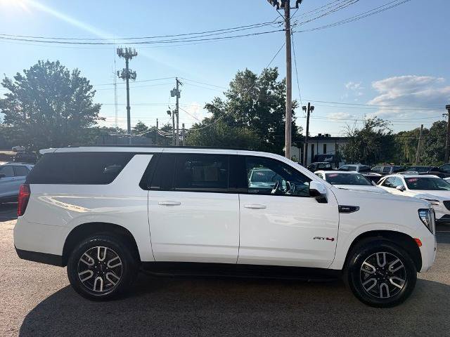 Used 2023 GMC Yukon XL AT4 AWD/4WD image 4