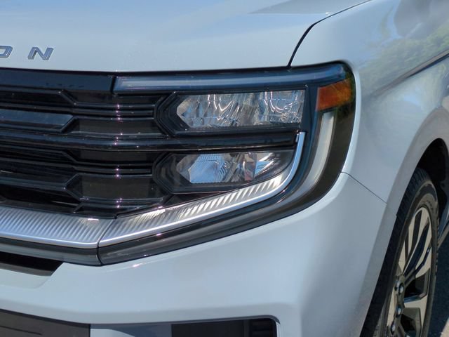 Certified 2025 Ford Expedition Platinum w/ Driver's Package AWD/4WD image 9