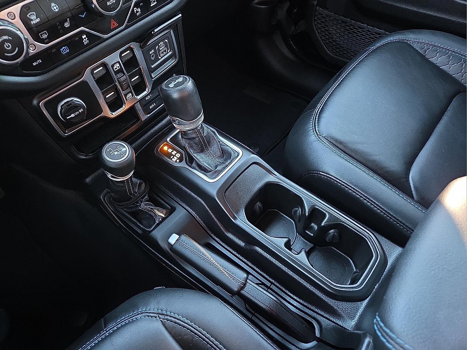 Used 2024 Jeep Wrangler High Altitude image 25