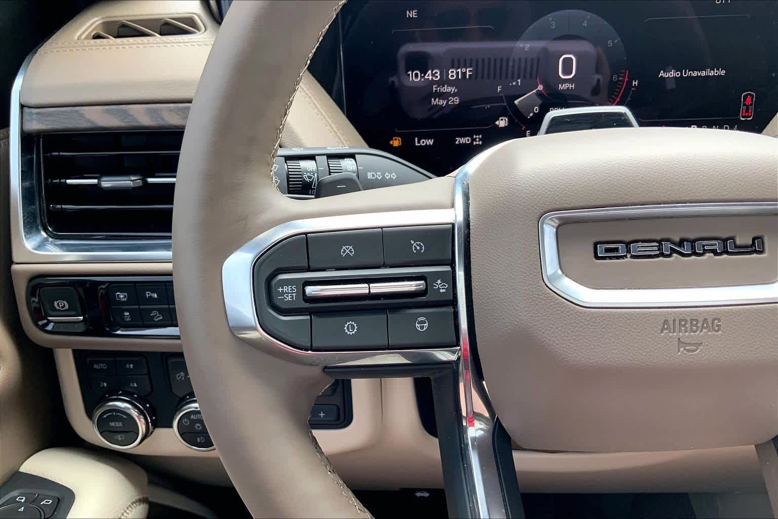 Used 2025 GMC Yukon XL Denali w/ Denali Reserve Package AWD/4WD image 24