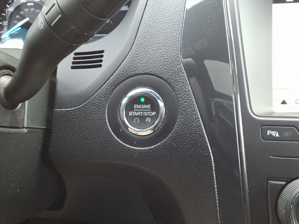 Certified 2019 Ford Explorer XLT w/ Equipment Group 202A image 28