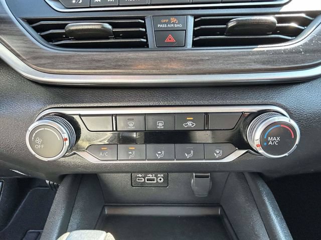Used 2025 Nissan Altima 2.5 SV FWD image 11