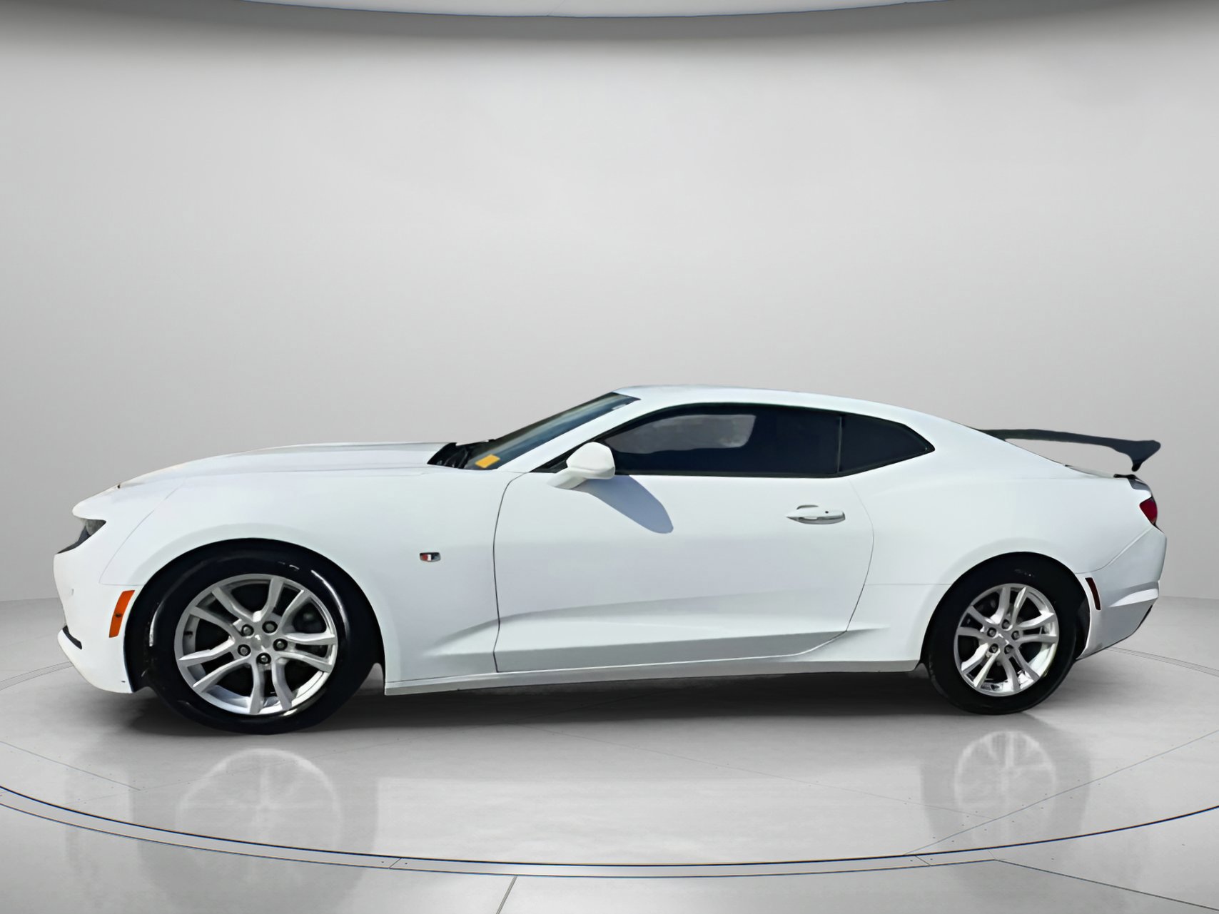 Used 2020 Chevrolet Camaro LS image 8