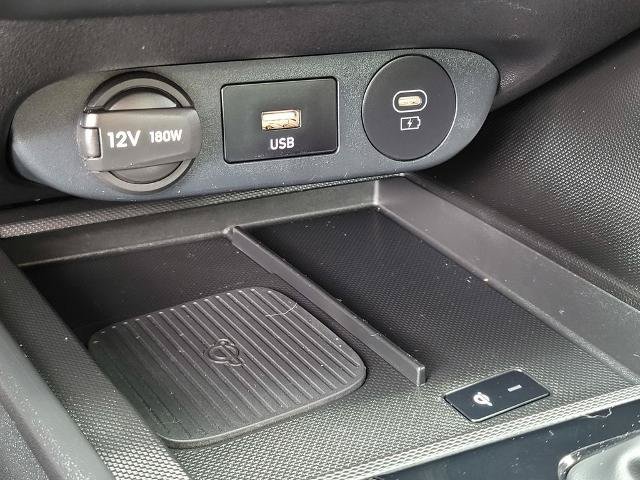 Used 2025 Hyundai Elantra Sport FWD image 21