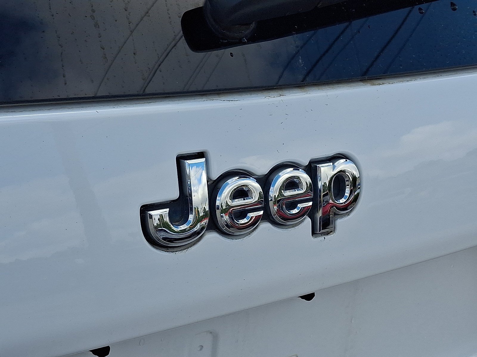 Used 2019 Jeep Cherokee Latitude w/ Popular Appearance Group FWD image 29