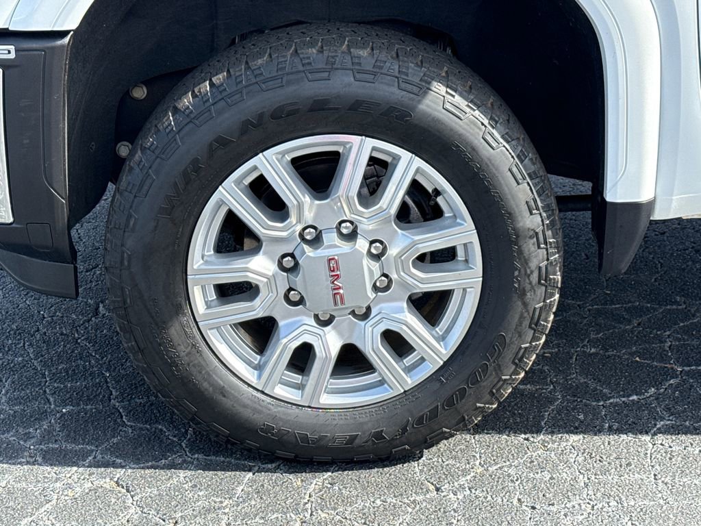 Used 2024 GMC Sierra 2500 SLT w/ SLT Premium Package image 11