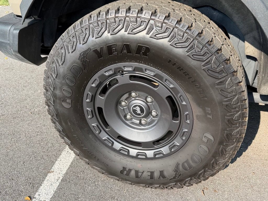 Certified 2025 Ford Bronco Badlands w/ Sasquatch Package AWD/4WD image 8