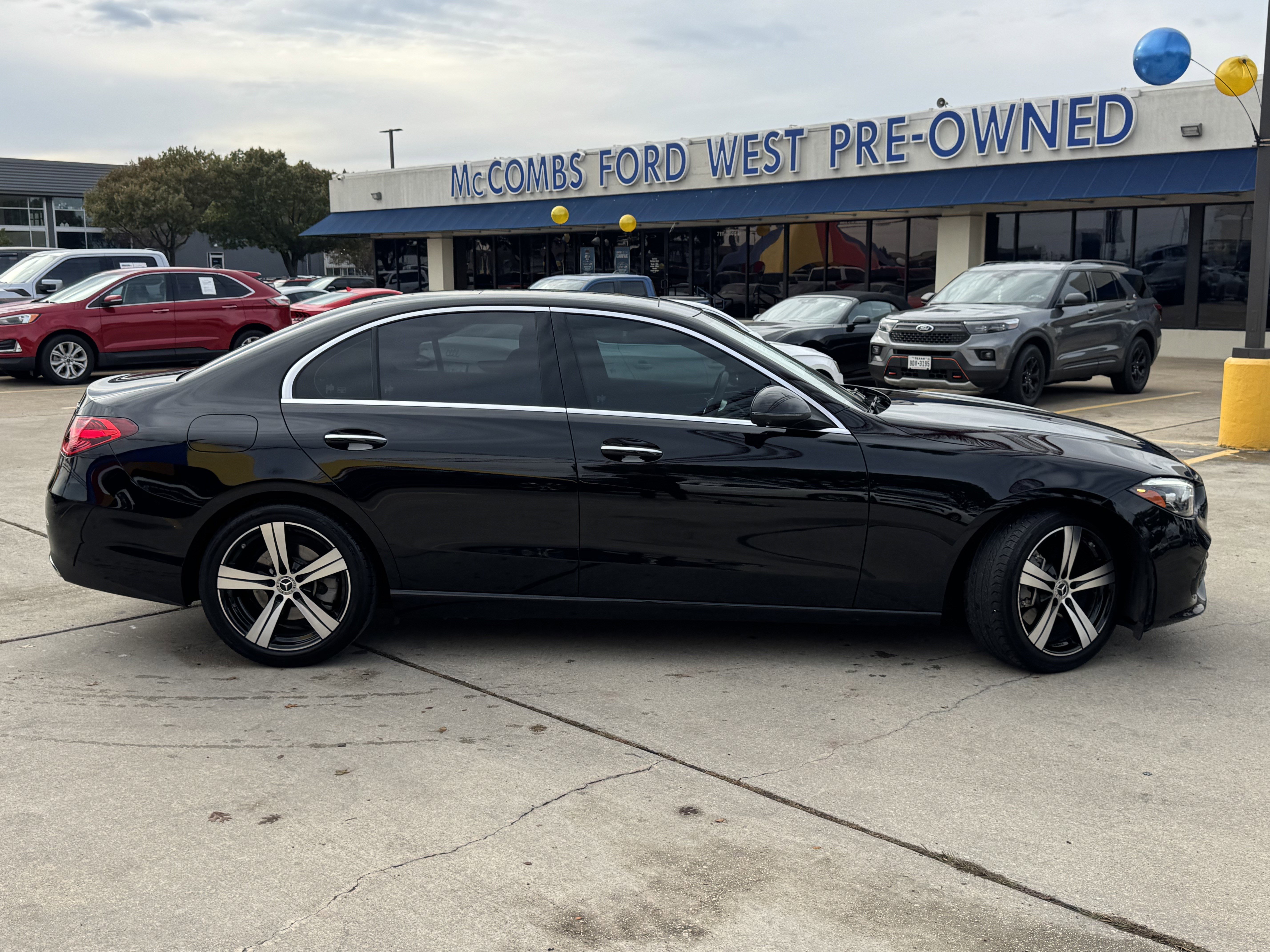 Used 2024 Mercedes-Benz C 300 4MATIC Sedan image 4