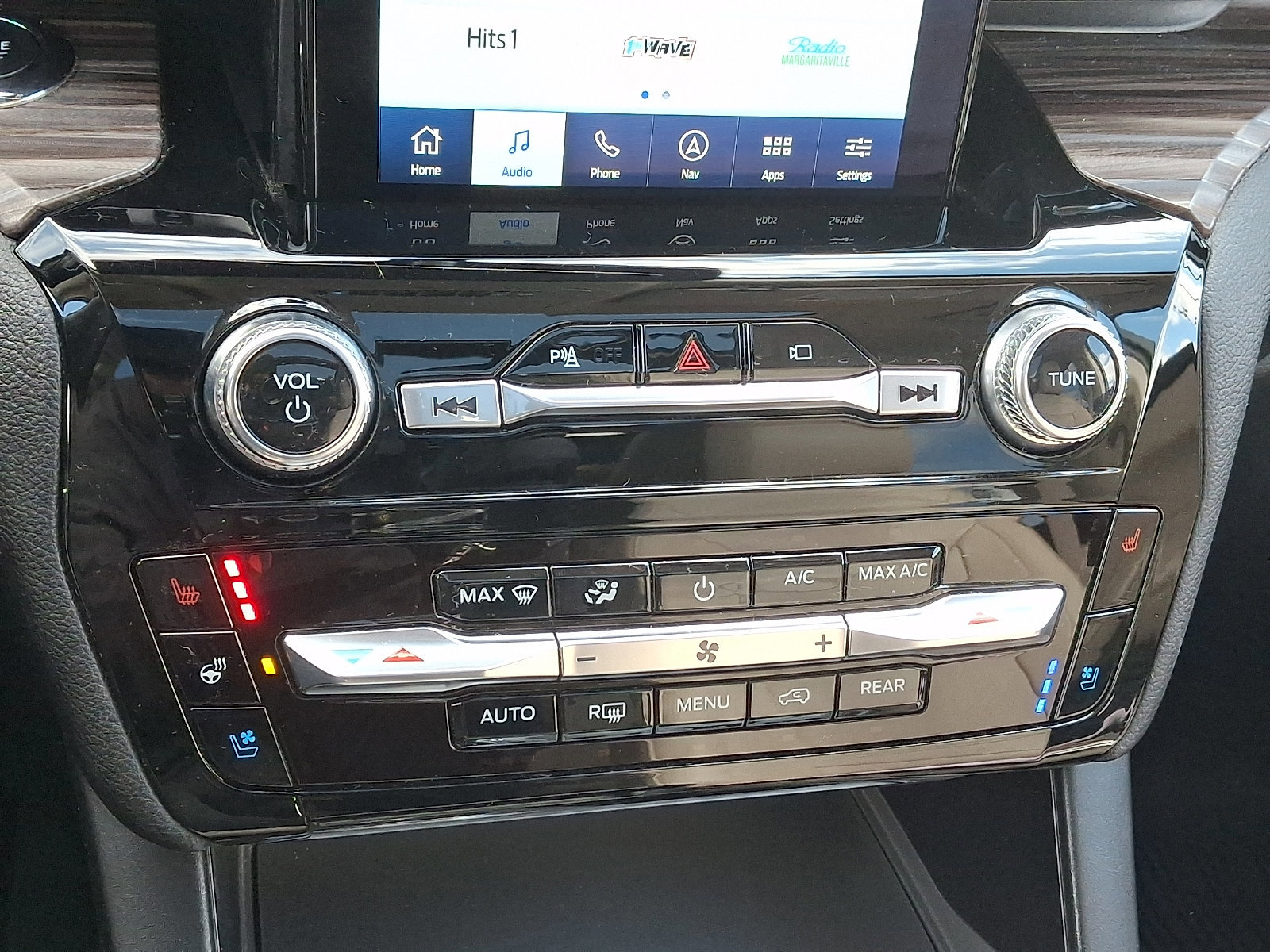 Certified 2022 Ford Explorer Limited w/ Limited Technology Package image 23