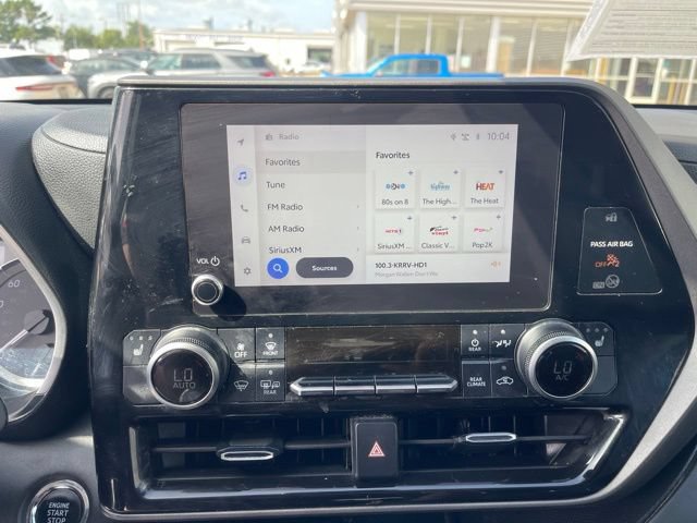 Used 2023 Toyota Highlander XLE FWD image 29
