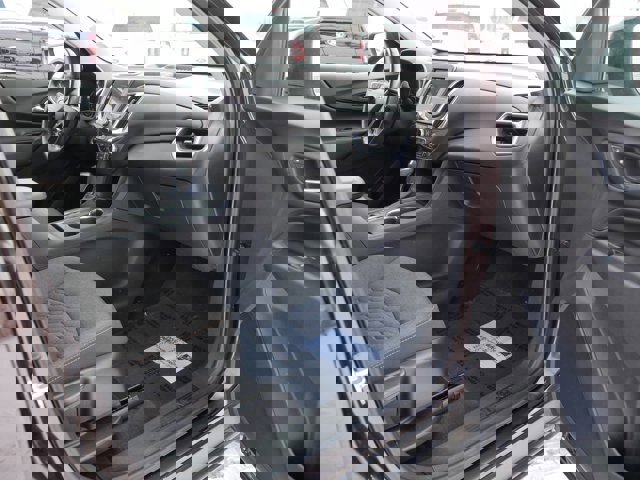 Used 2020 Chevrolet Equinox LT image 18