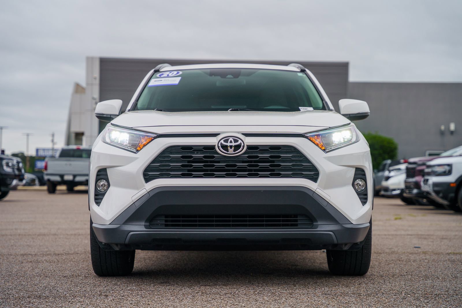 Used 2020 Toyota RAV4 XLE Premium AWD/4WD image 2