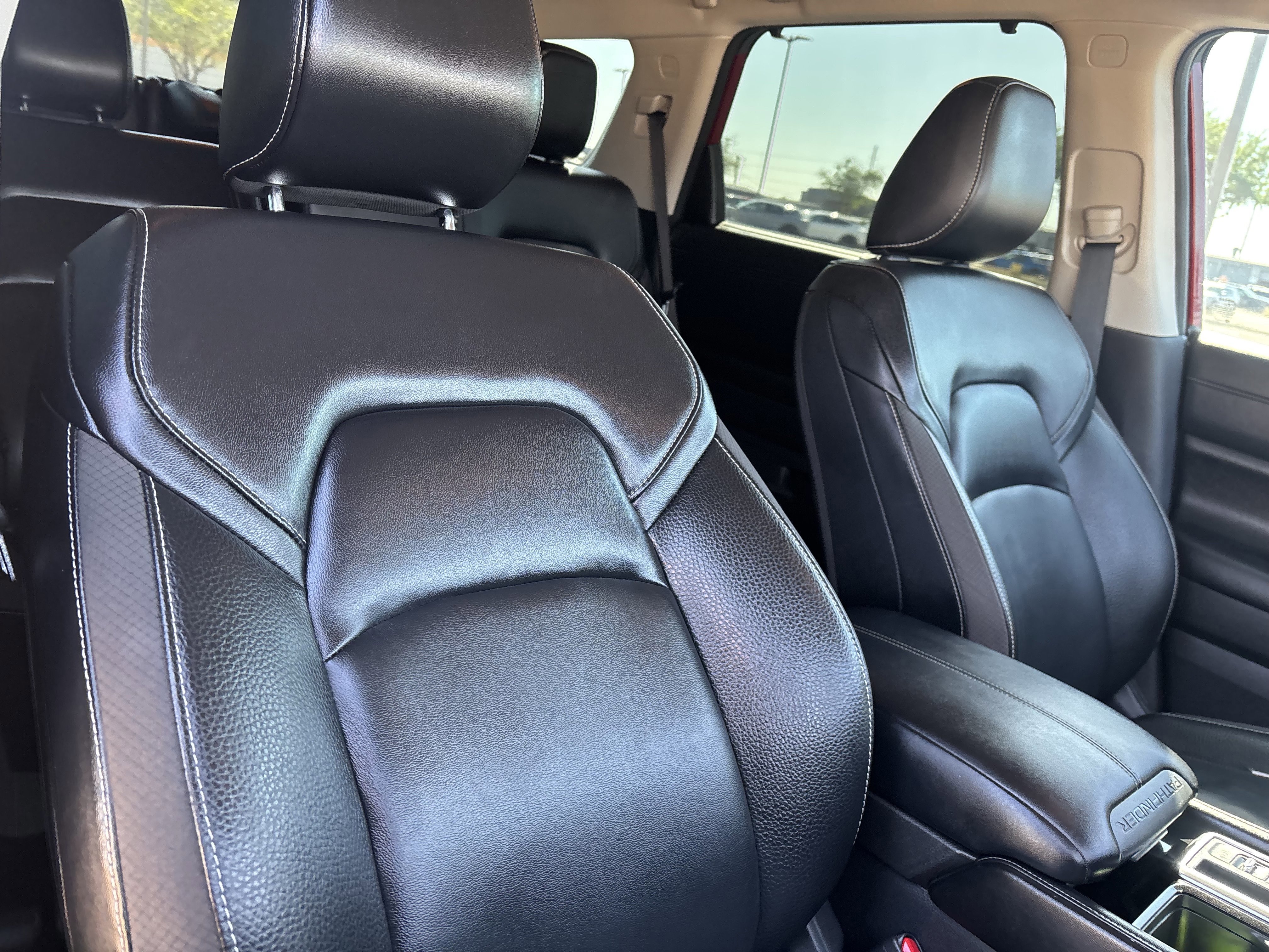 Used 2023 Nissan Pathfinder SL image 28