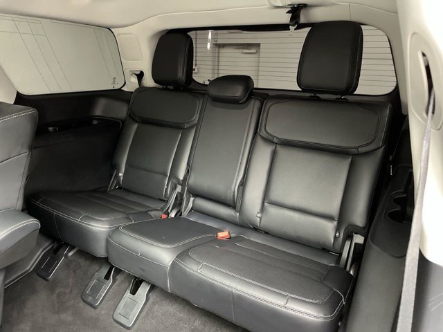 Certified 2025 Ford Expedition Platinum w/ Driver's Package AWD/4WD image 16