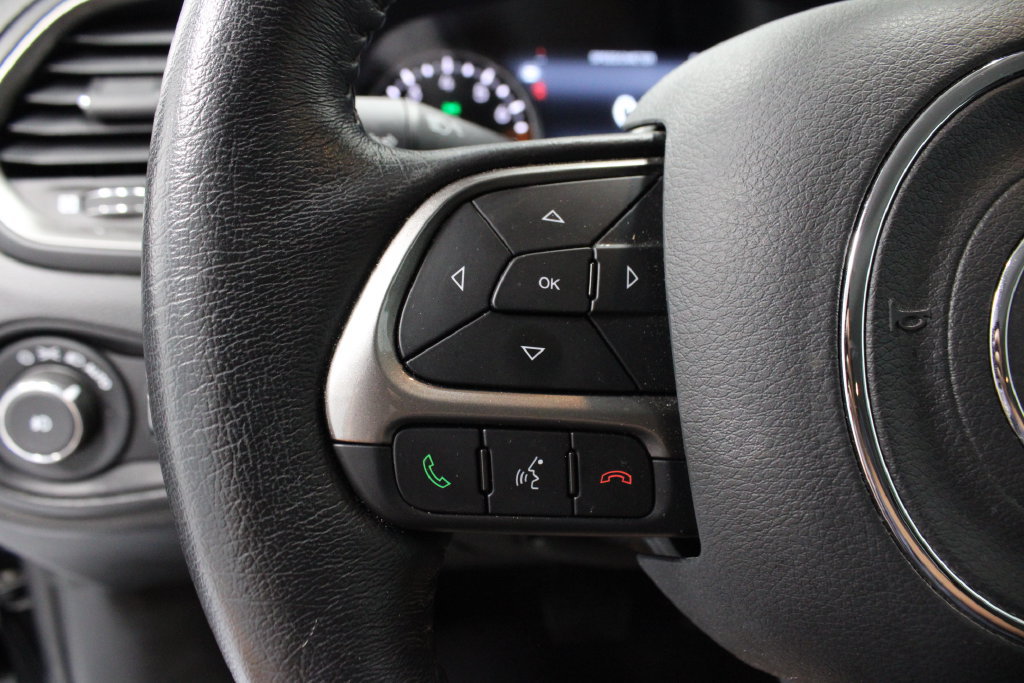 Used 2022 Jeep Renegade Limited AWD/4WD image 27