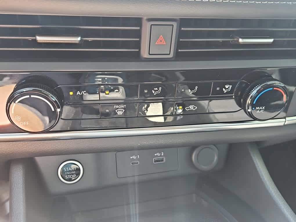 Used 2023 Nissan Rogue S FWD image 17