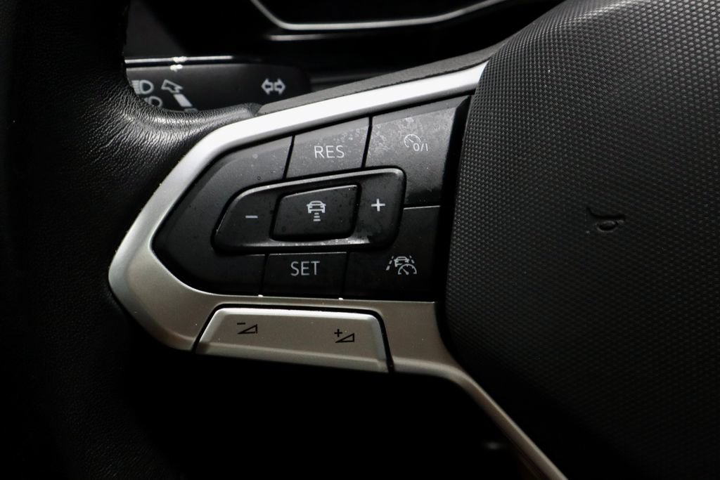 Used 2024 Volkswagen Jetta SE FWD image 27