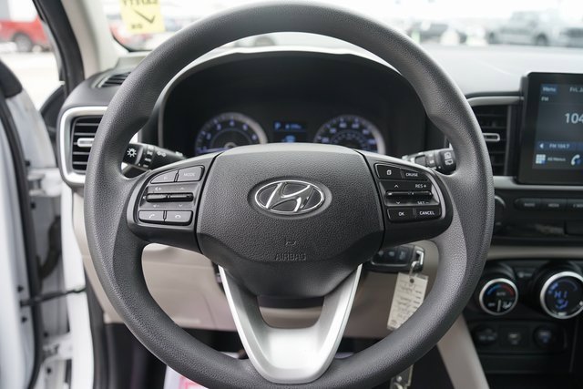 Used 2020 Hyundai Venue SEL image 20