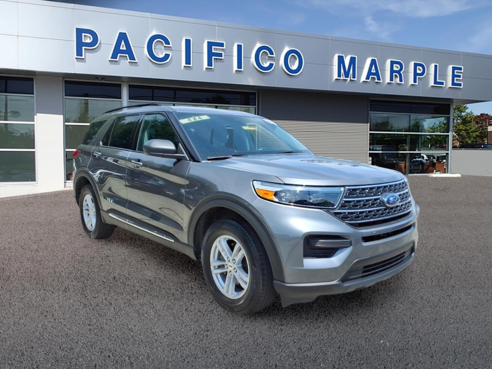Certified 2023 Ford Explorer XLT AWD/4WD image 1
