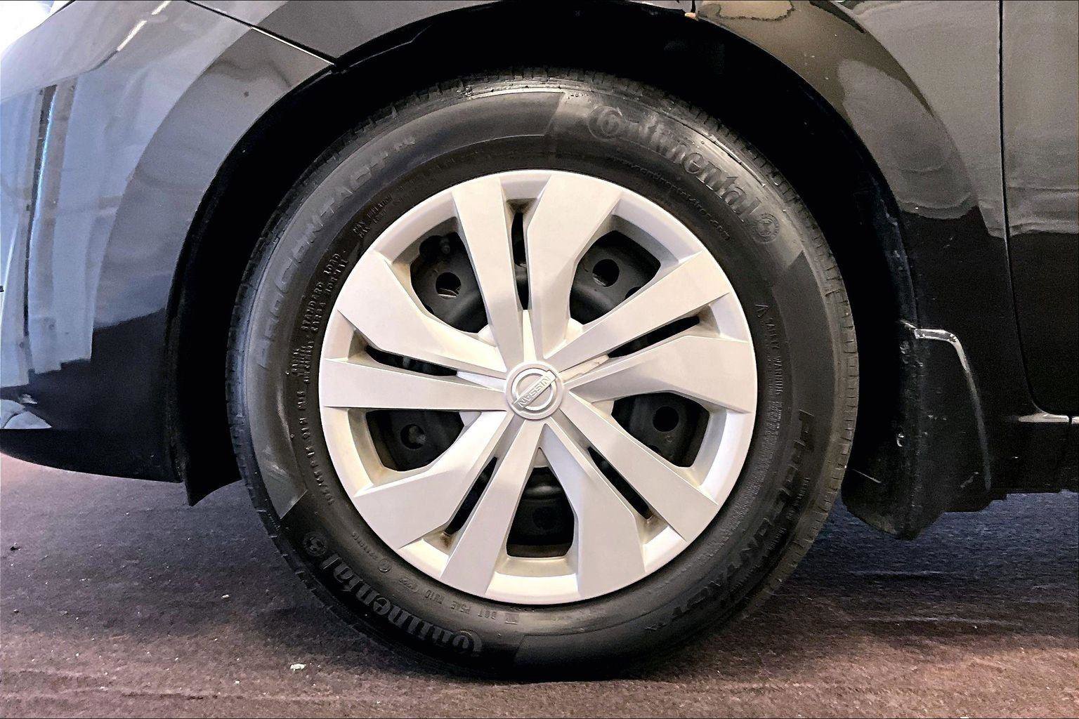 Used 2024 Nissan Versa S w/ Trunk Package image 8