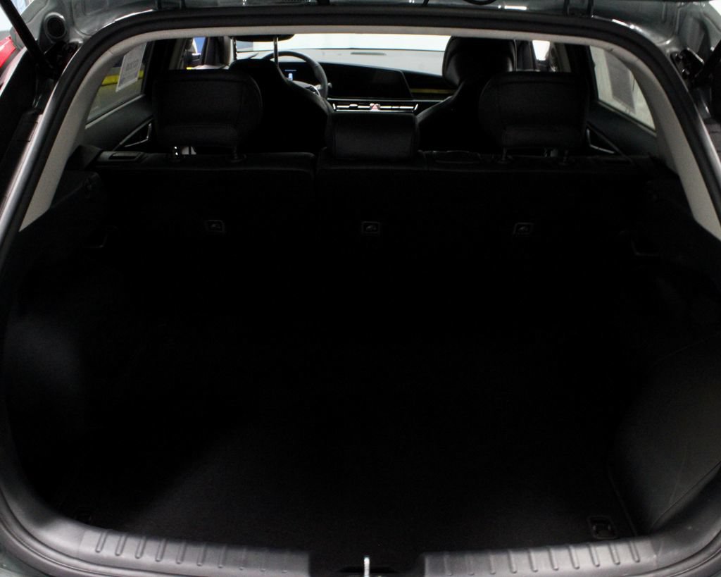 Used 2023 Kia Niro EX w/ EX Cold Weather Package FWD image 13
