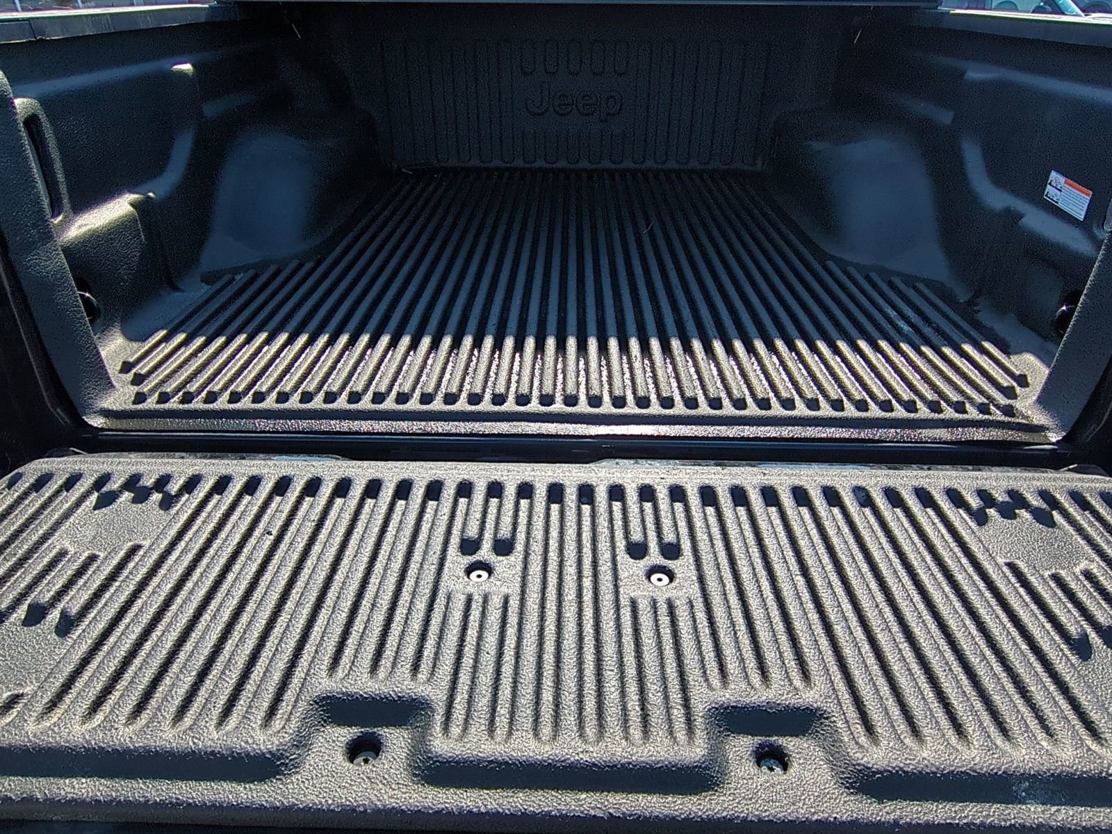 Used 2023 Jeep Gladiator Rubicon w/ Cold Weather Group image 38