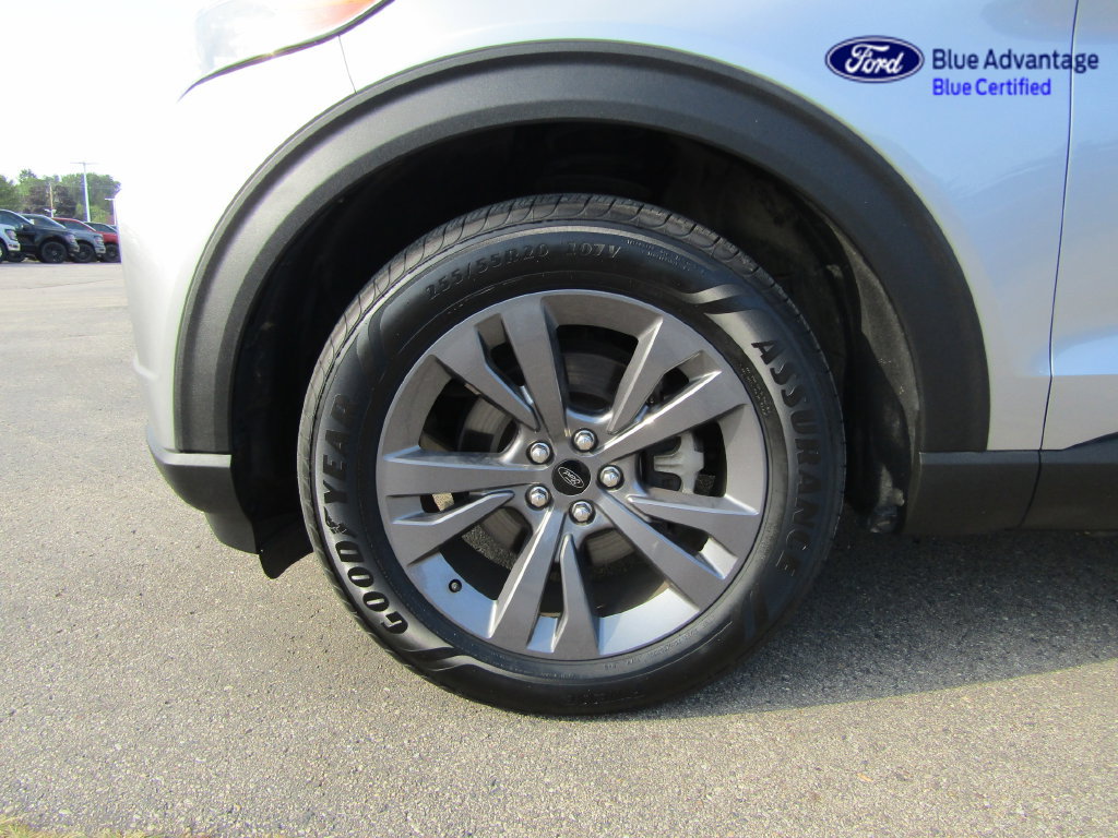 Certified 2024 Ford Explorer XLT w/ Equipment Group 202A AWD/4WD image 35