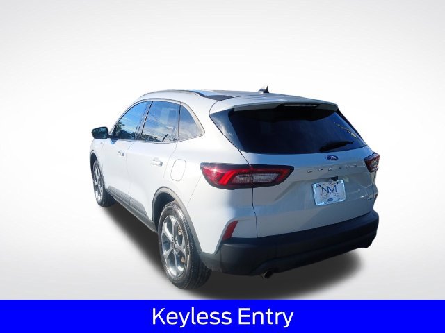Certified 2025 Ford Escape ST-Line Select AWD/4WD image 7
