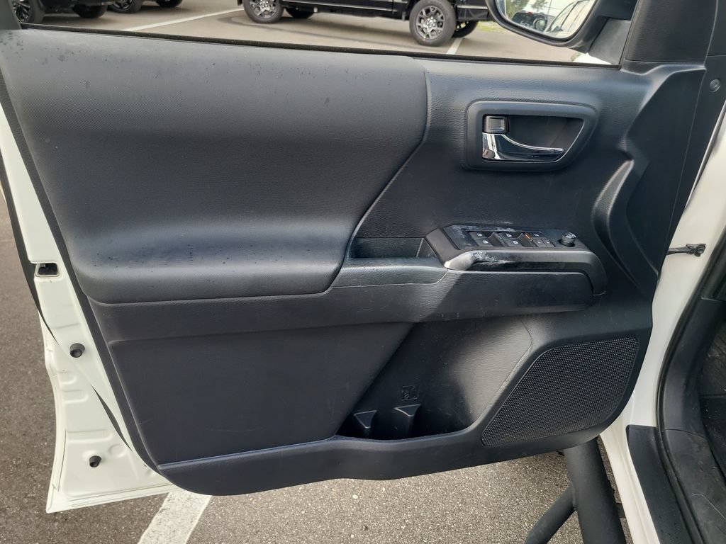 Used 2019 Toyota Tacoma TRD Sport RWD image 13