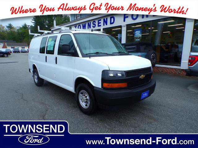 Used 2022 Chevrolet Express 2500 RWD image 1