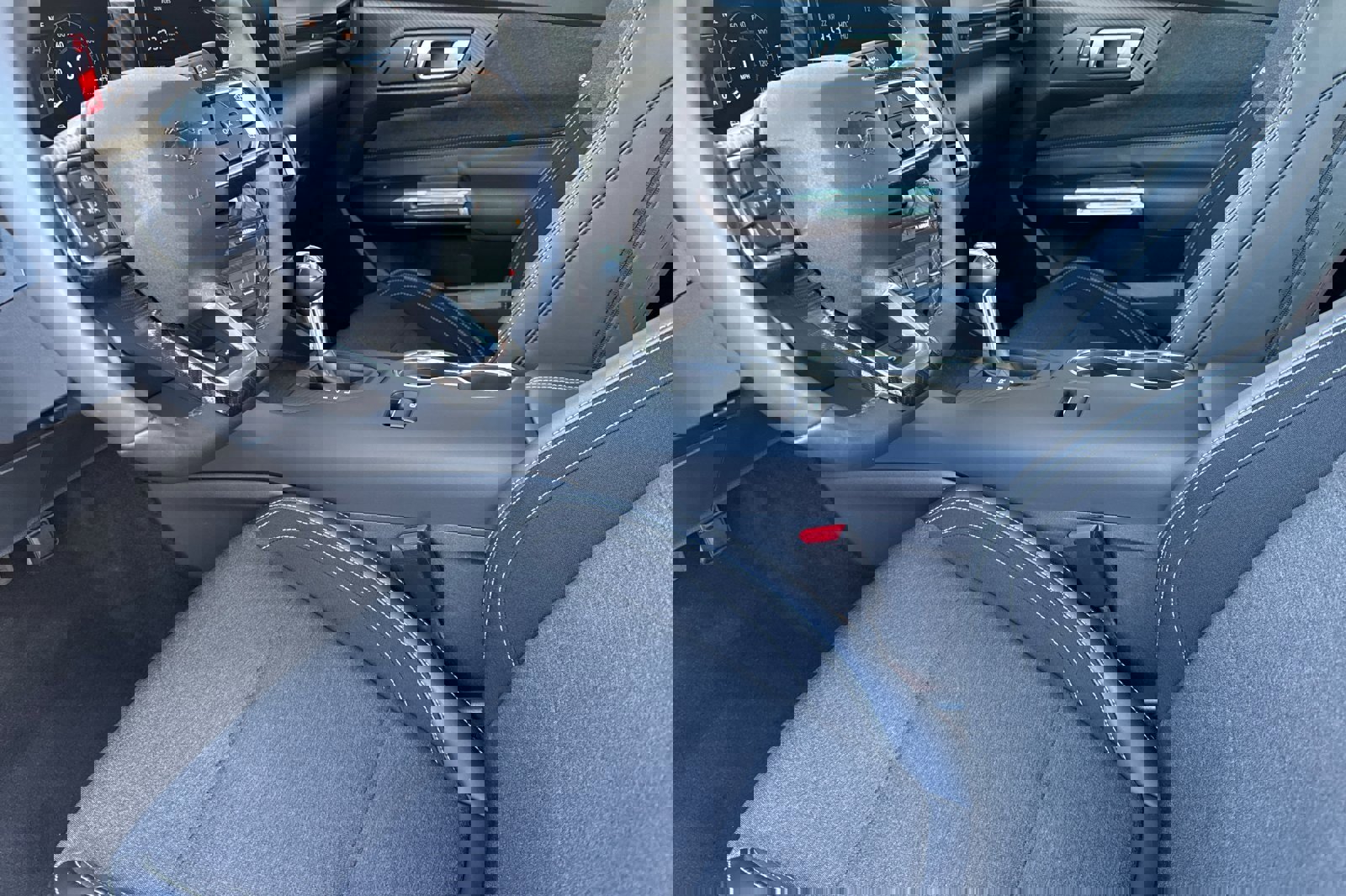 Certified 2025 Ford Mustang Coupe image 11