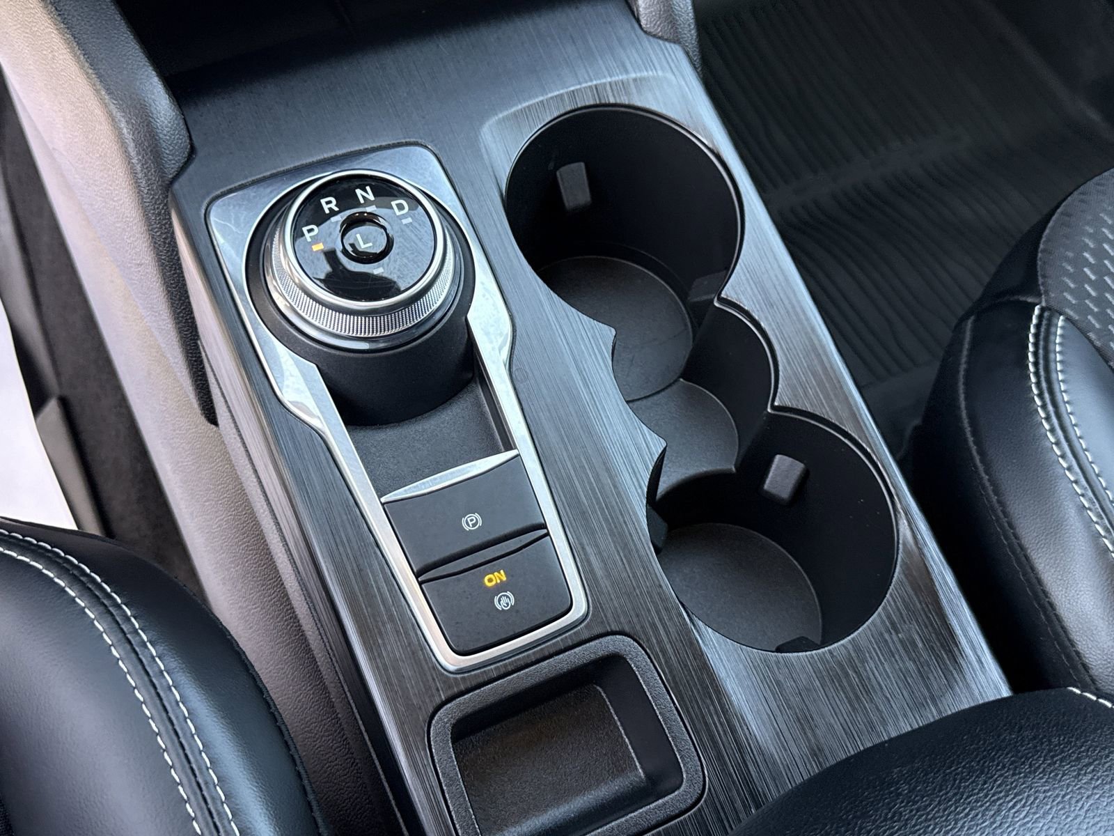 Certified 2025 Ford Escape SE image 24